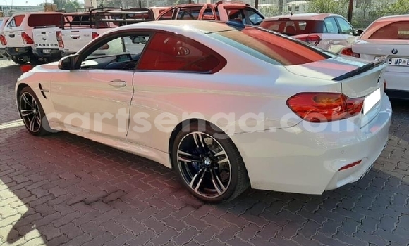 Nunua Ilio tumika BMW M4 White Gari ndani ya Big Bend nchini Wilaya ya Lubombo Nunua Ilio tumika BMW M4 White Gari ndani ya Big Bend nchini Wilaya ya Lubombo