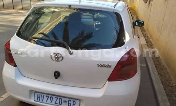 Acheter Occasion Voiture Toyota Yaris Blanc à Ezulwini, Hhohho Acheter Occasion Voiture Toyota Yaris Blanc à Ezulwini, Hhohho