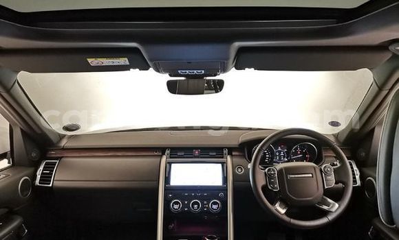 Buy Used Land Rover Discovery White Car in Mbabane in Manzini Buy Used Land Rover Discovery White Car in Mbabane in Manzini