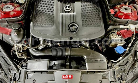 Acheter Occasion Voiture Mercedes-Benz E-Classe Rouge à Mbabane, Manzini Acheter Occasion Voiture Mercedes-Benz E-Classe Rouge à Mbabane, Manzini