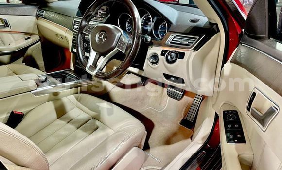 Acheter Occasion Voiture Mercedes-Benz E-Classe Rouge à Mbabane, Manzini Acheter Occasion Voiture Mercedes-Benz E-Classe Rouge à Mbabane, Manzini