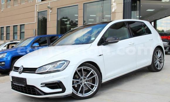 Nunua Ilio tumika Volkswagen Golf GTI White Gari ndani ya Ezulwini nchini Hhohho Nunua Ilio tumika Volkswagen Golf GTI White Gari ndani ya Ezulwini nchini Hhohho