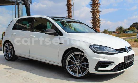 Nunua Ilio tumika Volkswagen Golf GTI White Gari ndani ya Ezulwini nchini Hhohho Nunua Ilio tumika Volkswagen Golf GTI White Gari ndani ya Ezulwini nchini Hhohho