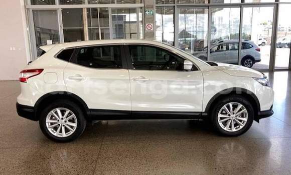 Nunua Ilio tumika Nissan Qashqai White Gari ndani ya Ezulwini nchini Hhohho Nunua Ilio tumika Nissan Qashqai White Gari ndani ya Ezulwini nchini Hhohho