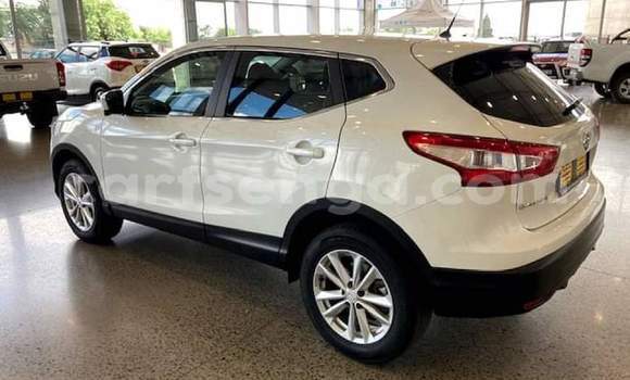 Nunua Ilio tumika Nissan Qashqai White Gari ndani ya Ezulwini nchini Hhohho Nunua Ilio tumika Nissan Qashqai White Gari ndani ya Ezulwini nchini Hhohho