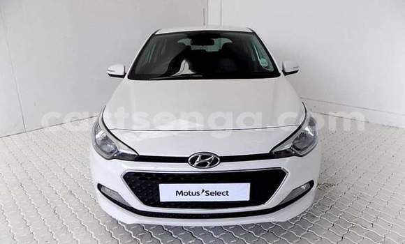 Acheter Occasion Voiture Hyundai i20 Blanc à Ezulwini, Hhohho
