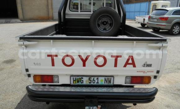 Buy Used Toyota Land Cruiser White Car in Mbabane in Manzini Buy Used Toyota Land Cruiser White Car in Mbabane in Manzini