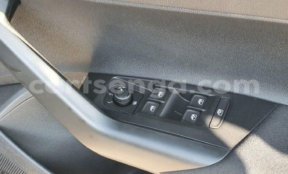 Nunua Ilio tumika Volkswagen Polo Black Gari ndani ya Ezulwini nchini Hhohho Nunua Ilio tumika Volkswagen Polo Black Gari ndani ya Ezulwini nchini Hhohho