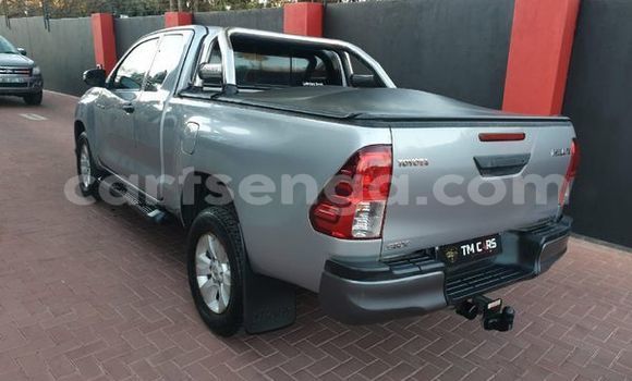 Nunua Ilio tumika Toyota Hilux Beige Gari ndani ya Ezulwini nchini Hhohho Nunua Ilio tumika Toyota Hilux Beige Gari ndani ya Ezulwini nchini Hhohho
