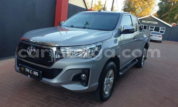 Nunua Ilio tumika Toyota Hilux Beige Gari ndani ya Ezulwini nchini Hhohho Nunua Ilio tumika Toyota Hilux Beige Gari ndani ya Ezulwini nchini Hhohho