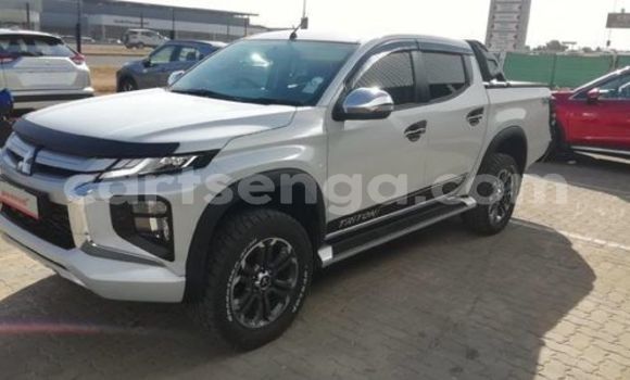 Nunua Ilio tumika Mitsubishi Triton Silver Gari ndani ya Hlatikulu nchini Wilaya ya Shiselweni Nunua Ilio tumika Mitsubishi Triton Silver Gari ndani ya Hlatikulu nchini Wilaya ya Shiselweni