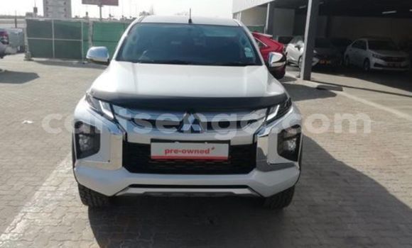 Nunua Ilio tumika Mitsubishi Triton Silver Gari ndani ya Hlatikulu nchini Wilaya ya Shiselweni Nunua Ilio tumika Mitsubishi Triton Silver Gari ndani ya Hlatikulu nchini Wilaya ya Shiselweni