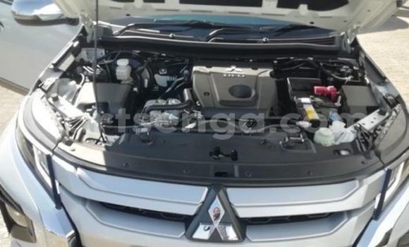 Nunua Ilio tumika Mitsubishi Triton Silver Gari ndani ya Hlatikulu nchini Wilaya ya Shiselweni Nunua Ilio tumika Mitsubishi Triton Silver Gari ndani ya Hlatikulu nchini Wilaya ya Shiselweni