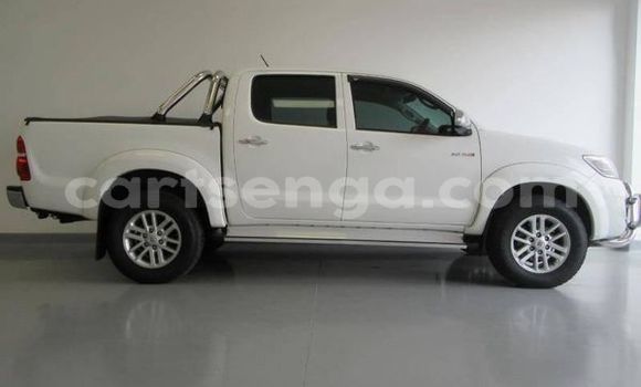 Buy Used Toyota Hilux White Car in Mbabane in Manzini Buy Used Toyota Hilux White Car in Mbabane in Manzini
