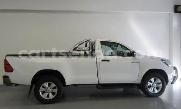 Buy Used Toyota Hilux White Car in Mbabane in Manzini Buy Used Toyota Hilux White Car in Mbabane in Manzini