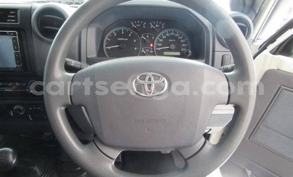Buy Used Toyota Land Cruiser White Car in Mbabane in Manzini Buy Used Toyota Land Cruiser White Car in Mbabane in Manzini