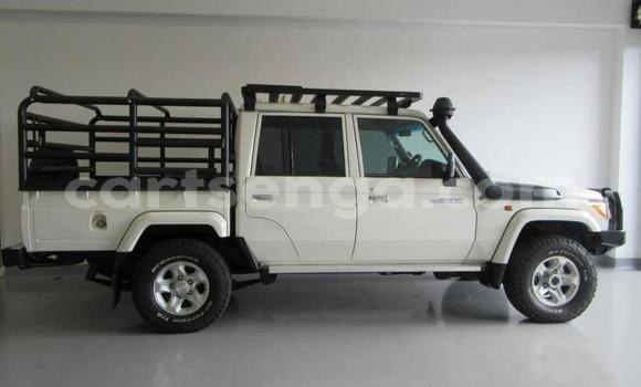 Buy Used Toyota Land Cruiser White Car in Mbabane in Manzini Buy Used Toyota Land Cruiser White Car in Mbabane in Manzini