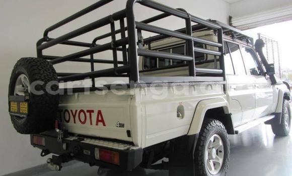 Buy Used Toyota Land Cruiser White Car in Mbabane in Manzini Buy Used Toyota Land Cruiser White Car in Mbabane in Manzini