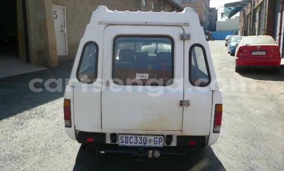 Buy Used Volkswagen Caddy White Car in Mbabane in Manzini Buy Used Volkswagen Caddy White Car in Mbabane in Manzini