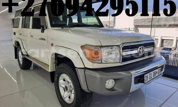Buy Used Toyota Land Cruiser White Car in Mbabane in Manzini
