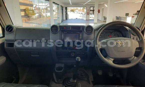 Buy Used Toyota Land Cruiser White Car in Mbabane in Manzini Buy Used Toyota Land Cruiser White Car in Mbabane in Manzini