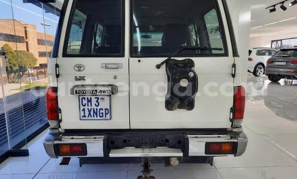 Buy Used Toyota Land Cruiser White Car in Mbabane in Manzini Buy Used Toyota Land Cruiser White Car in Mbabane in Manzini