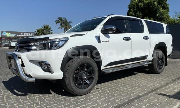 Nunua Ilio tumika Toyota Hilux White Gari ndani ya Ezulwini nchini Hhohho Nunua Ilio tumika Toyota Hilux White Gari ndani ya Ezulwini nchini Hhohho