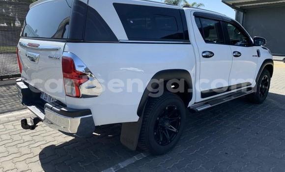 Nunua Ilio tumika Toyota Hilux White Gari ndani ya Ezulwini nchini Hhohho Nunua Ilio tumika Toyota Hilux White Gari ndani ya Ezulwini nchini Hhohho