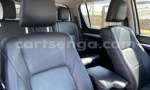 Nunua Ilio tumika Toyota Hilux White Gari ndani ya Ezulwini nchini Hhohho Nunua Ilio tumika Toyota Hilux White Gari ndani ya Ezulwini nchini Hhohho