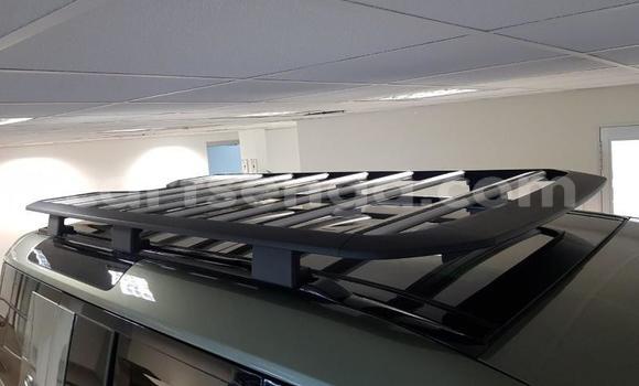 Buy Used Land Rover Defender Beige Car in Ezulwini in Hhohho Buy Used Land Rover Defender Beige Car in Ezulwini in Hhohho