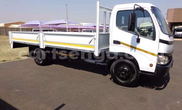 Buy Used Toyota Dyna White Truck in Mbabane in Manzini Buy Used Toyota Dyna White Truck in Mbabane in Manzini