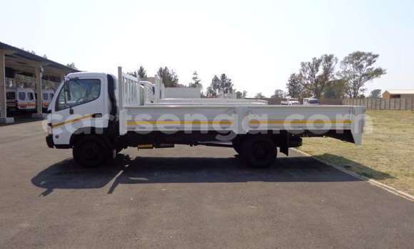 Buy Used Toyota Dyna White Truck in Mbabane in Manzini Buy Used Toyota Dyna White Truck in Mbabane in Manzini