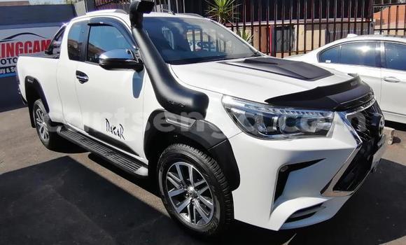 Buy Used Toyota Hilux White Car in Ezulwini in Hhohho