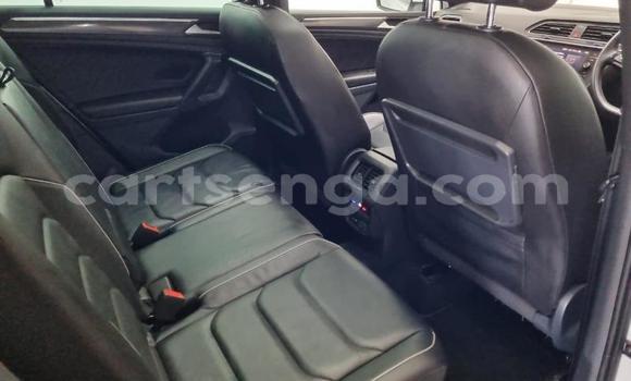 Nunua Ilio tumika Volkswagen Tiguan White Gari ndani ya Manzini nchini Manzini Nunua Ilio tumika Volkswagen Tiguan White Gari ndani ya Manzini nchini Manzini