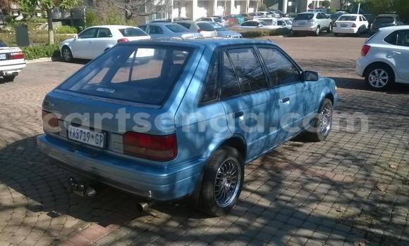 Acheter Occasion Voiture Mazda 323 Bleu à Big Bend, Lubombo District Acheter Occasion Voiture Mazda 323 Bleu à Big Bend, Lubombo District