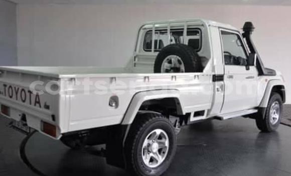 Nunua Ilio tumika Toyota Land Cruiser White Gari ndani ya Mbabane nchini Manzini Nunua Ilio tumika Toyota Land Cruiser White Gari ndani ya Mbabane nchini Manzini