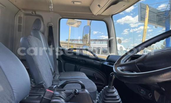 Nunua Ilio tumika Hino 300 Series White Lori ndani ya Manzini nchini Manzini Nunua Ilio tumika Hino 300 Series White Lori ndani ya Manzini nchini Manzini