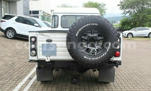 Buy Used Land Rover Freelander White Car in Mbabane in Manzini Buy Used Land Rover Freelander White Car in Mbabane in Manzini