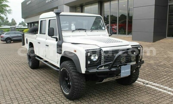 Buy Used Land Rover Freelander White Car in Mbabane in Manzini Buy Used Land Rover Freelander White Car in Mbabane in Manzini