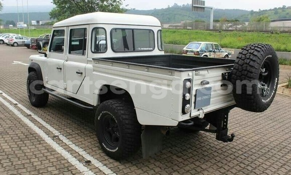 Buy Used Land Rover Freelander White Car in Mbabane in Manzini Buy Used Land Rover Freelander White Car in Mbabane in Manzini