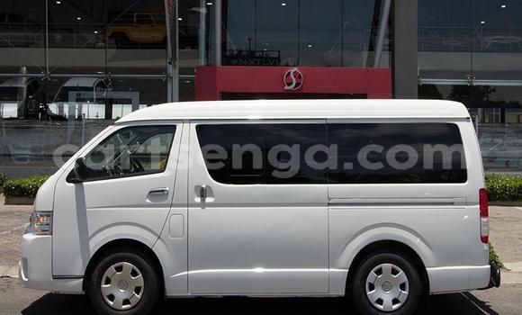 Nunua Ilio tumika Toyota Hiace White Gari ndani ya Ezulwini nchini Hhohho Nunua Ilio tumika Toyota Hiace White Gari ndani ya Ezulwini nchini Hhohho