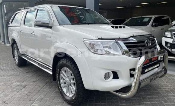 Nunua Ilio tumika Toyota Hilux White Gari ndani ya Ezulwini nchini Hhohho Nunua Ilio tumika Toyota Hilux White Gari ndani ya Ezulwini nchini Hhohho