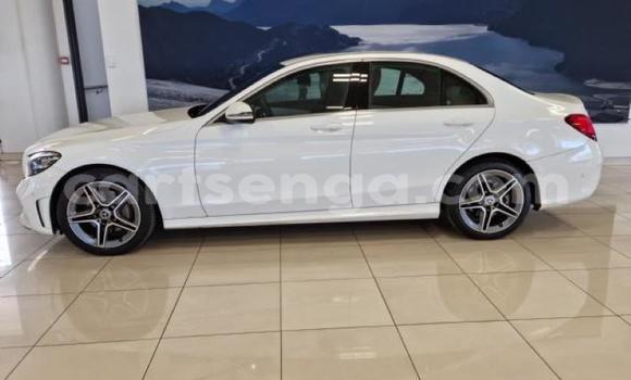 Buy Used Mercedes‒Benz C–Class White Car in Ezulwini in Hhohho Buy Used Mercedes‒Benz C–Class White Car in Ezulwini in Hhohho
