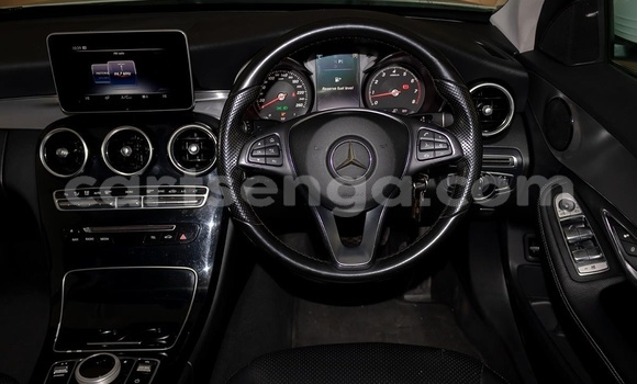 Nunua Ilio tumika Mercedes-Benz C180 coupe White Gari ndani ya Mbabane nchini Manzini Nunua Ilio tumika Mercedes-Benz C180 coupe White Gari ndani ya Mbabane nchini Manzini