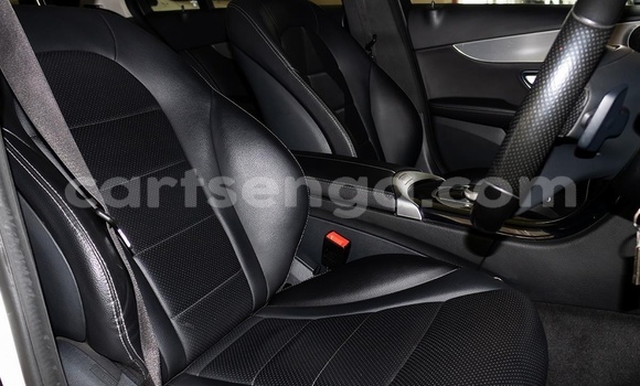 Nunua Ilio tumika Mercedes-Benz C180 coupe White Gari ndani ya Mbabane nchini Manzini Nunua Ilio tumika Mercedes-Benz C180 coupe White Gari ndani ya Mbabane nchini Manzini