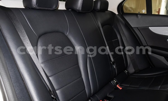 Nunua Ilio tumika Mercedes-Benz C180 coupe White Gari ndani ya Mbabane nchini Manzini Nunua Ilio tumika Mercedes-Benz C180 coupe White Gari ndani ya Mbabane nchini Manzini