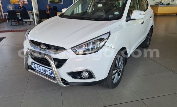 Nunua Ilio tumika Hyundai ix35 White Gari ndani ya Hlatikulu nchini Wilaya ya Shiselweni