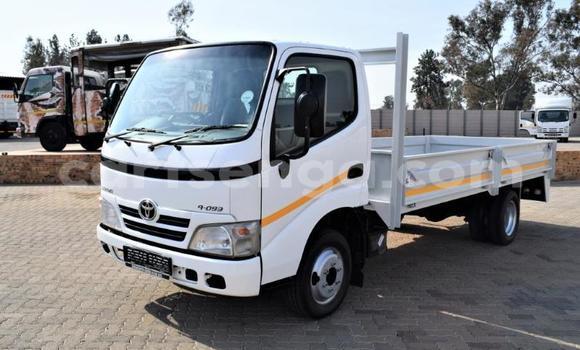 Buy Used Toyota Dyna White Car in Mbabane in Manzini Buy Used Toyota Dyna White Car in Mbabane in Manzini