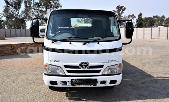 Buy Used Toyota Dyna White Car in Mbabane in Manzini Buy Used Toyota Dyna White Car in Mbabane in Manzini