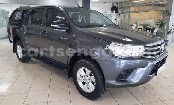 Nunua Ilio tumika Toyota Hilux Red Gari ndani ya Mbabane nchini Manzini